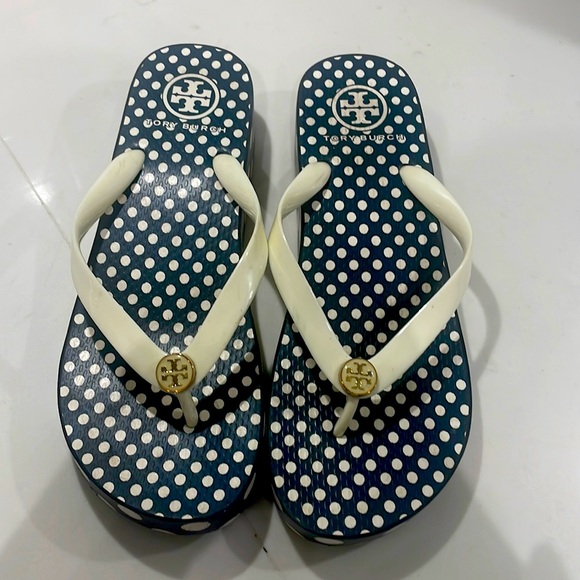Tory Burch wedge flip flops cream / navy polka dots - Picture 1 of 6